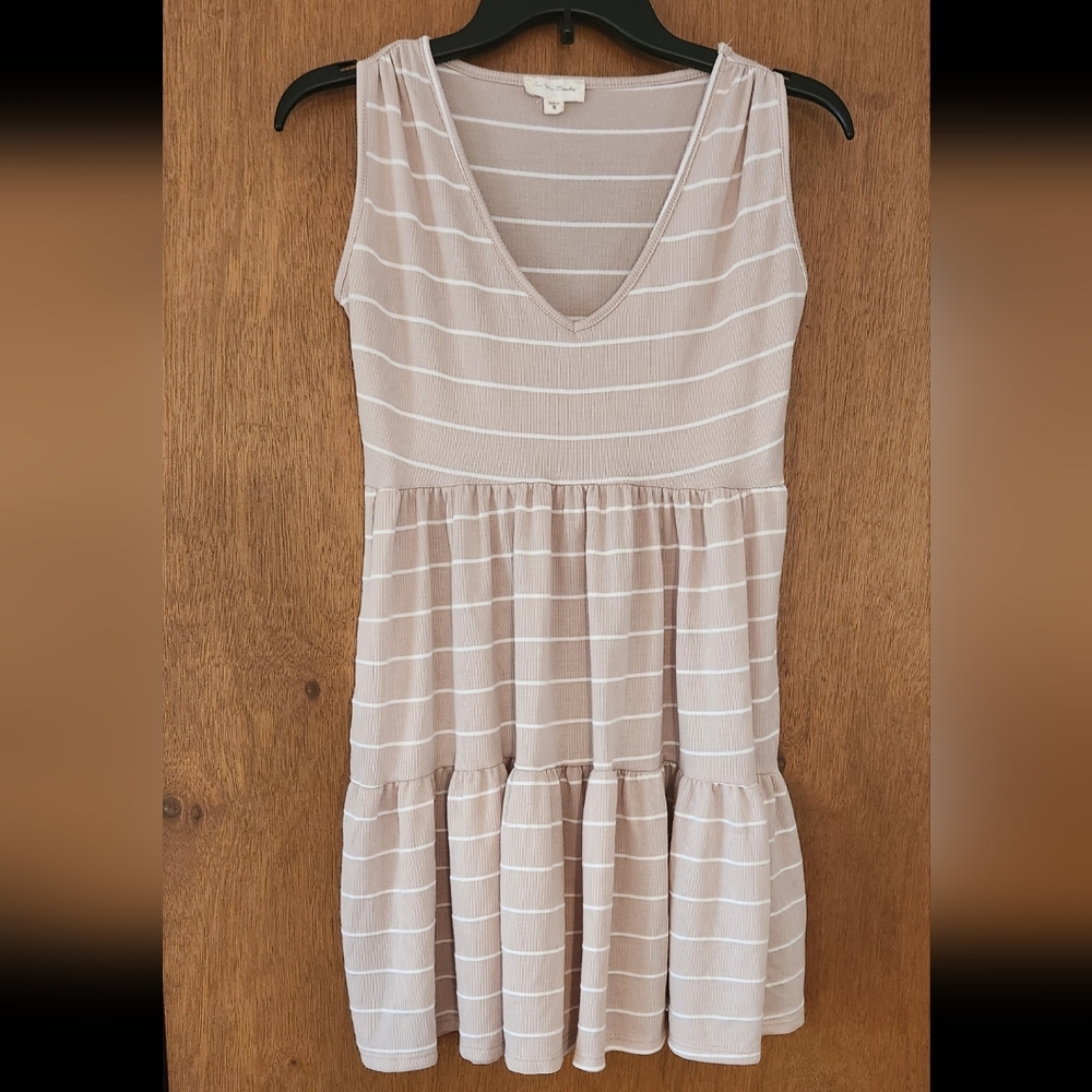 See you Monday junior's sleeveless dress, size small, tan and white